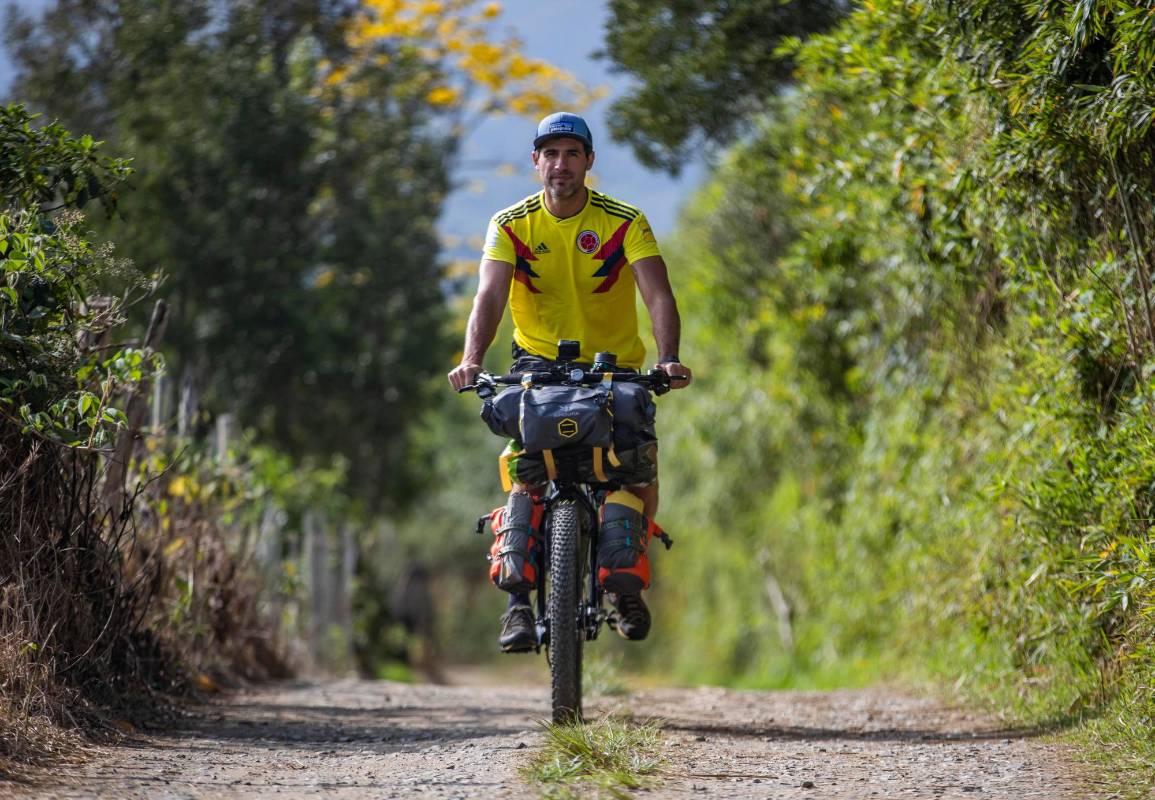 Colombia es su destino actual. Arrancó en La Ceja, Antioquia, donde un amigo lo hospedó por unos días. Foto: Manuel Saldarriaga Quintero.