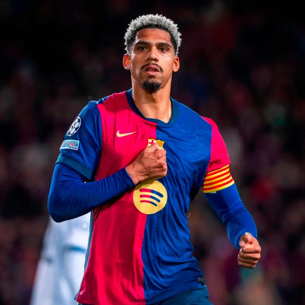 Ronald Araujo, señalado en la eliminación del Barcelona de la Champions. FOTO GETTY