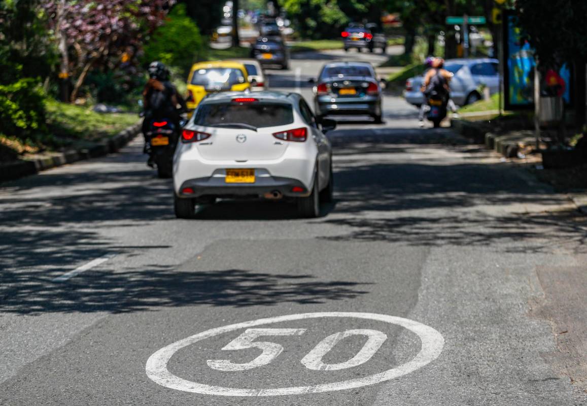 Luego de las pruebas pilotos la secretaría de movilidad decidió empezar con las multas para los que superen los limites de velocidad. Foto Manuel Saldarriaga