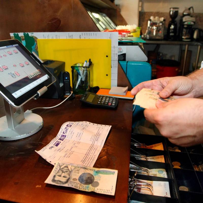 El comercio busca nuevas alternativas de financiación para sostener las ventas y proteger sus márgenes ante un escenario de tasas de interés todavía altas. FOTO Juan Antonio Sánchez