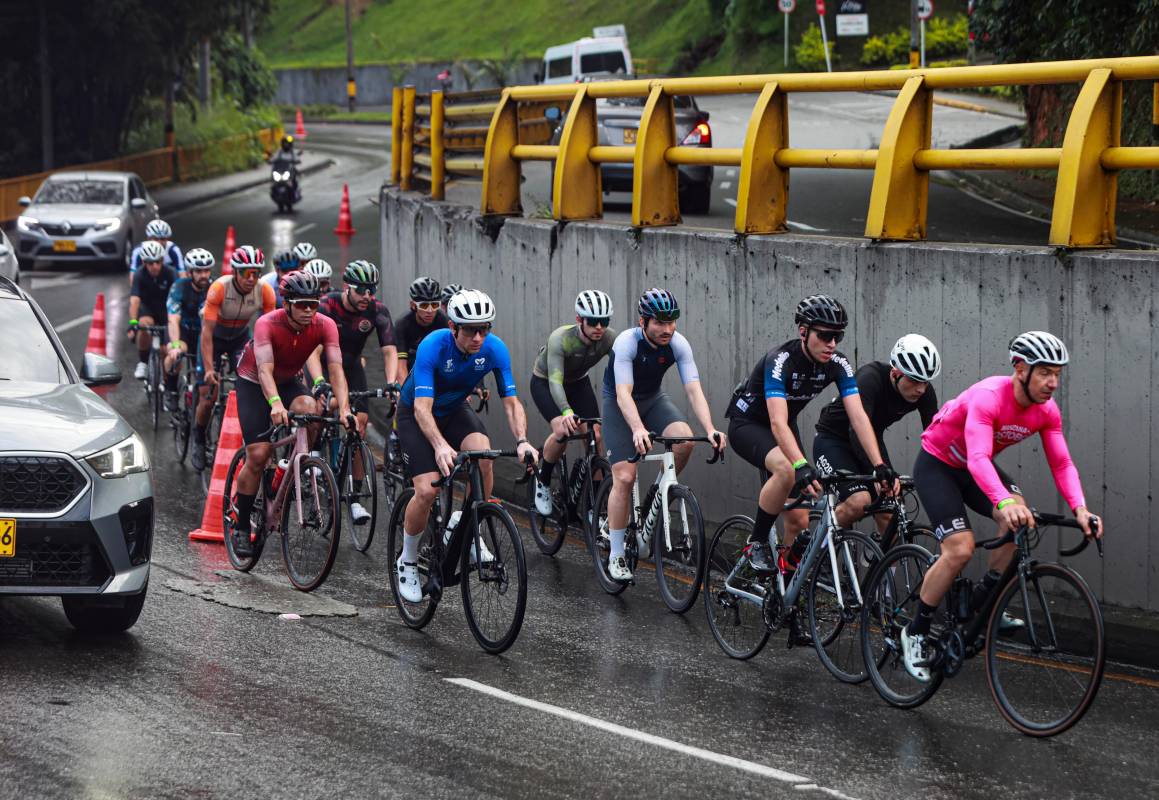 Desde muy temprano, los participantes llegaron puntuales a la línea de salida para emprender el ascenso que pone a prueba la resistencia, la concentración y la fortaleza mental de cada corredor. Foto: Manuel Saldarriaga Quintero.