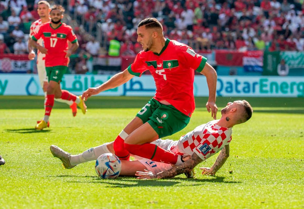 Antes de terminar la primera parte del partido, el extremo derecho Nikola Vlasic salió por lesión. FOTO: JUAN ANTONIO SÁNCHEZ