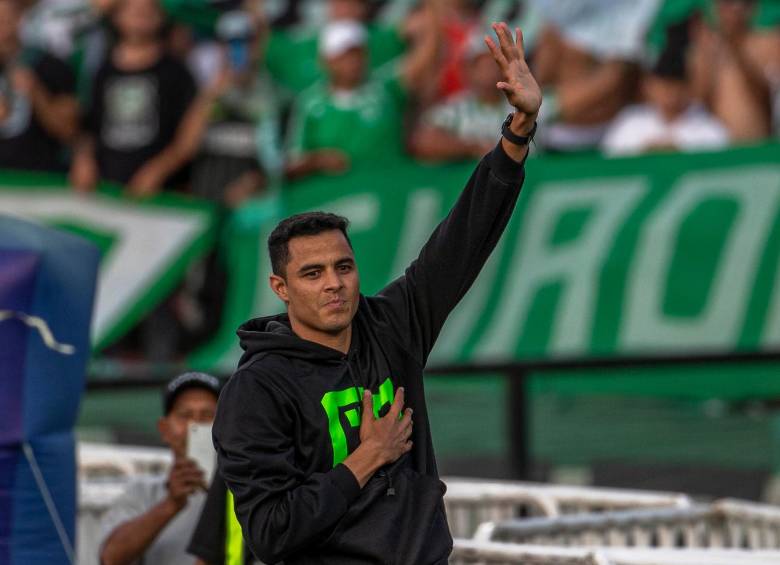 Giovanni Moreno se hizo presente en el partido ante Cortuluá y fue aplaudido por los hinchas. FOTO: JUAN ANTONIO SÁNCHEZ