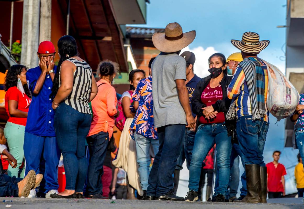 La mayoría de los campesinos cuentan haber dejado atrás cultivos, como frijol, listos para cosecha, y animales en plena cría, lo cuales temen encontrar muertos cuando regresen. Foto Juan Antonio Sánchez Ocampo