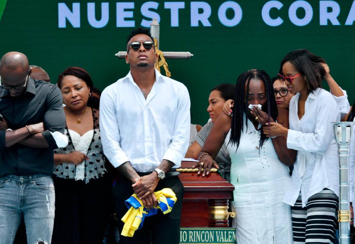 Sebastián Rincón en compañía de sus parientes y amigos agradecieron el acompañamiento y muestras de afecto que le brindaron los colombianos en este momento tan doloroso. Foto: Getty
