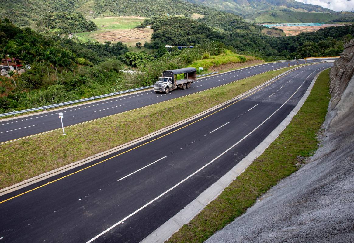 La concesión asume el mantenimiento y operación de la doble calzada entre Bello y Pradera. El plazo de explotación será de 25 años. Foto Juan Antonio Sánchez Ocampo