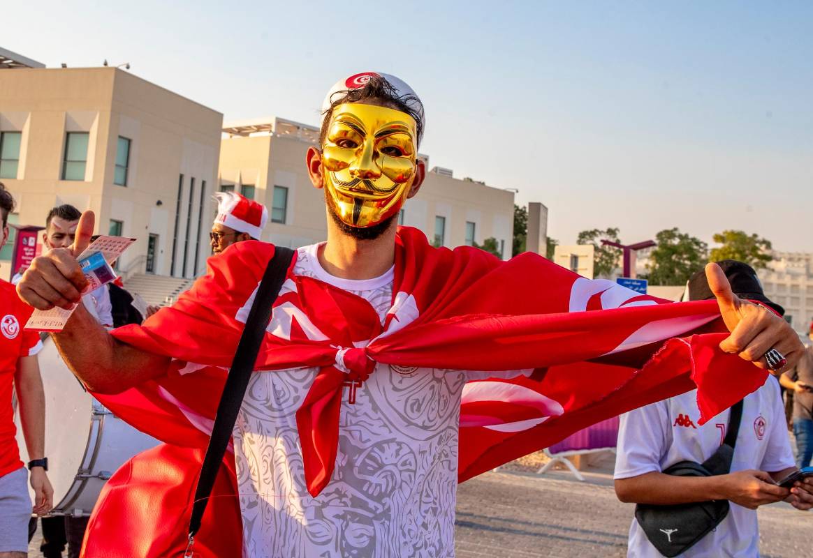 Los europeos no se quedan atrás y a su estilo también han llegado a Qatar con diferentes pintas para animar sus selecciones, acá un aficionado de Polonia. FOTO: JUAN ANTONIO SÁNCHEZ 