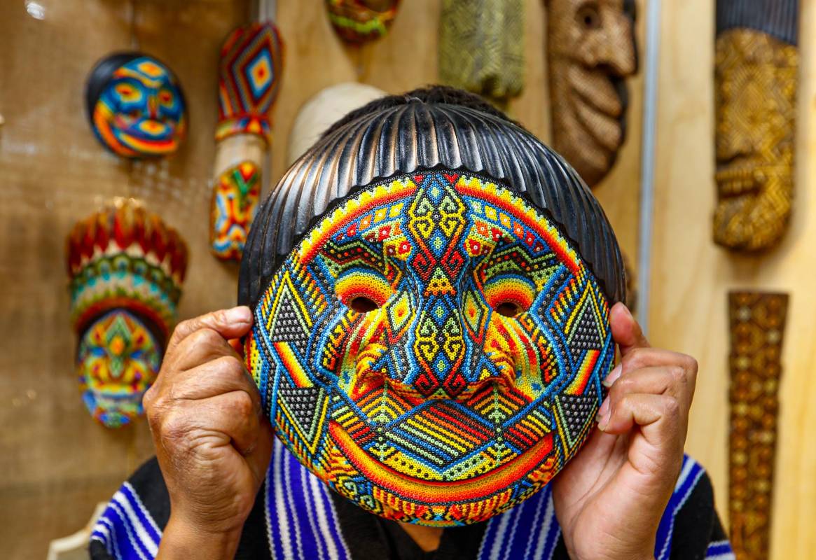 Artesanos de todo el país llegaron a Medellín para participar en Expoartesano La Memoria 2022. Foto: Manuel Saldarriaga