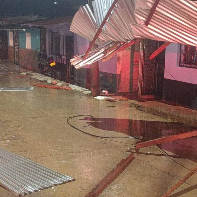La emergencia alcanzó además la infraestructura educativa. Dos instituciones, una ubicada en el área urbana y otra en zona rural, reportaron afectaciones. Imagen tomada de redes sociales. 