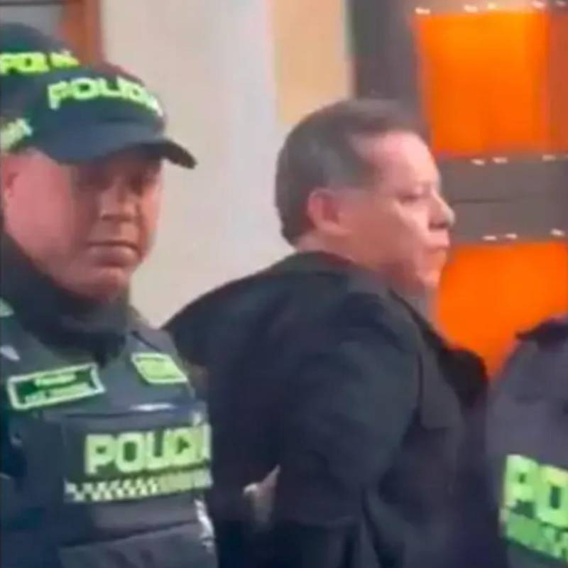 En la imagen principal, el hoy condenado. En la miniatura, Jaime Esteban Rendón Rincón, el funcionario público asesinado en el Oriente antioqueño. FOTOS CORTESÍA.
