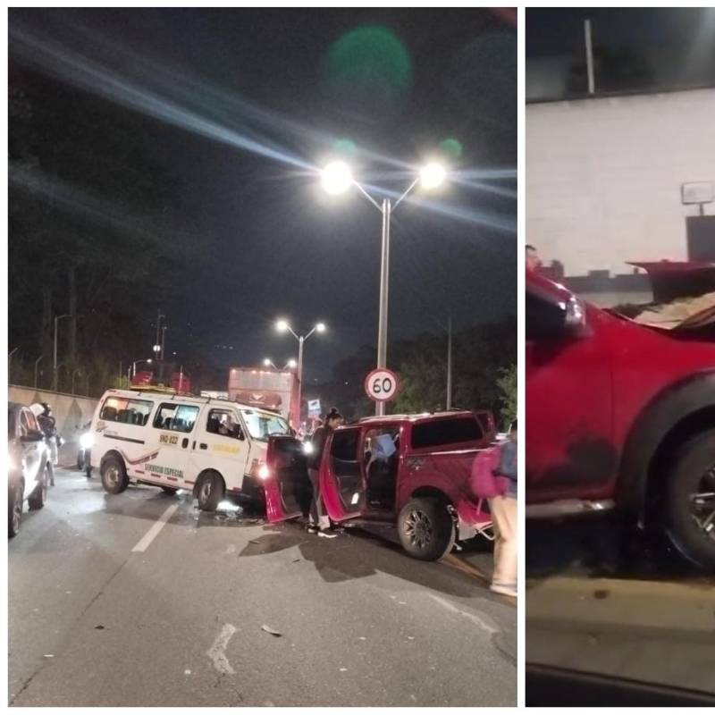 Así quedaron dos camionetas tras el fuerte choque de esta mañana en la Regional Oriental de Bello. FOTOS Denuncias Antioquia.