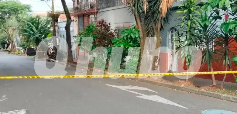 Fotos | Asesinaron a una mujer en plena calle de Prado Centro, en Medellín