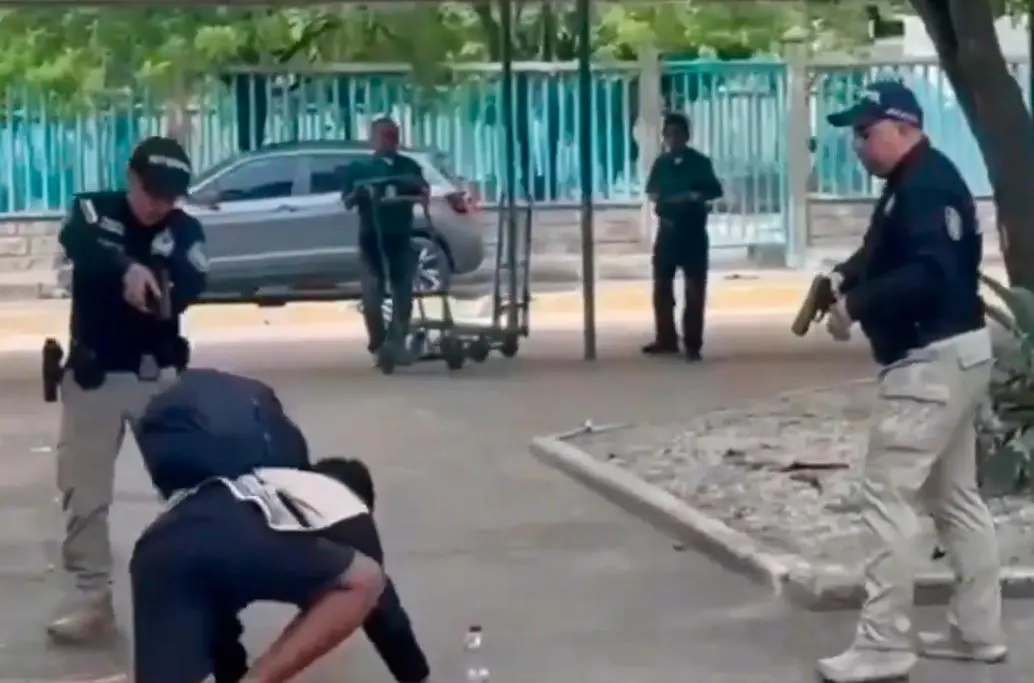Este fue el momento de la captura de Gonzalo de Jesús Ramos Santos en una calle de Barranquilla. FOTO: Captura de video