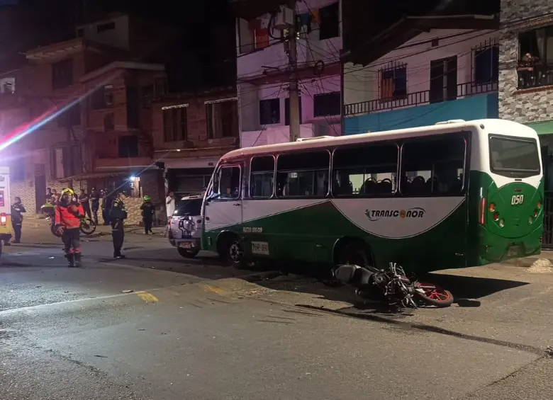 En el hecho estuvieron involucrados un taxi, un bus, una motocicleta y un automóvil. Foto: cortesía. 