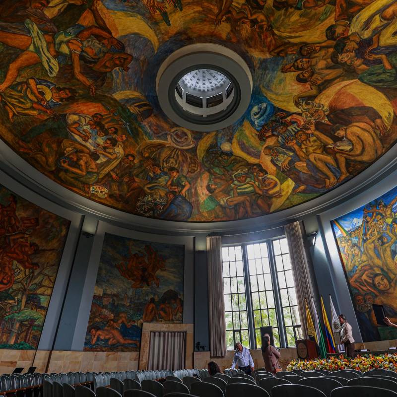 Cúpula del Aula Máxima con el mural Homenaje al Hombre (1949–1953). FOTO Manuel Saldarriaga.