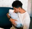 Luis Díaz y su esposa Geraldine Ponce compartieron las primeras imágenes de Fernando, el hijo de la pareja, que nació este lunes en Alemania. FOTO TOMADA DE INSTAGRAM