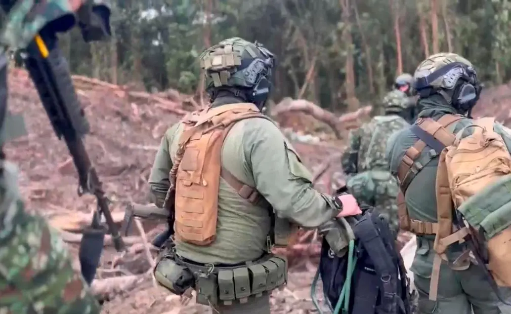 <p>Por el operativo en el Guaviare, que dejó siete menores muertos, la Procuraduría abrió una investigación y pidió mejorar los protocolos militares en operaciones contra las disidencias de las Farc. FOTO<b><span class="mln_uppercase_mln"> </span></b></p><p><b><span class="mln_uppercase_mln">cortesía </span></b></p><p><b><span class="mln_uppercase_mln">mIndefensa</span></b></p>