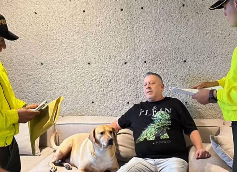 El hombre de 58 años operaba en Sudamérica para enviar droga a Italia, su país de origen. Durante su captura estuvo acompañado de un canino. FOTO: Policía Nacional