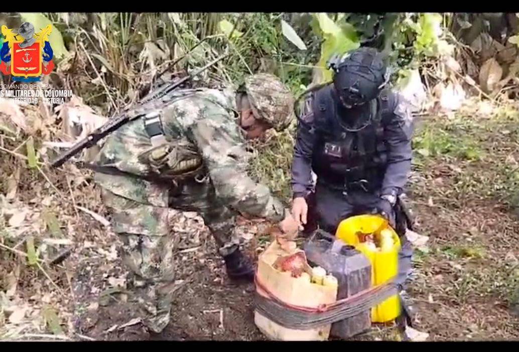 Las Fuerzas Militares y el CTI de la Fiscalía destruyeron los explosivos encontrados en Putumayo. FOTO: CORTESÍA DE LAS FF.MM.