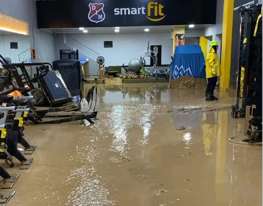 La sede administrativa del DIM se vio afectada por las lluvias que cayeron en Itagüí en la noche del lunes. FOTO: TOMADA DE REDES SOCIALES