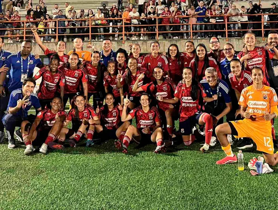 Este es el grupo del DIM que orienta Carlos Osorio quien ya estuvo en una semifinal dirigiendo al Deportivo Pereira. FOTO TOMADA X@DIMOficialFem