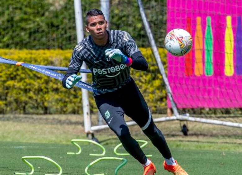 El arquero Kevin Mier ya está en México y se espera que en las próximas horas sea presentado de manera oficial por el Cruz Azul. FOTO: Juan Antonio Sánchez
