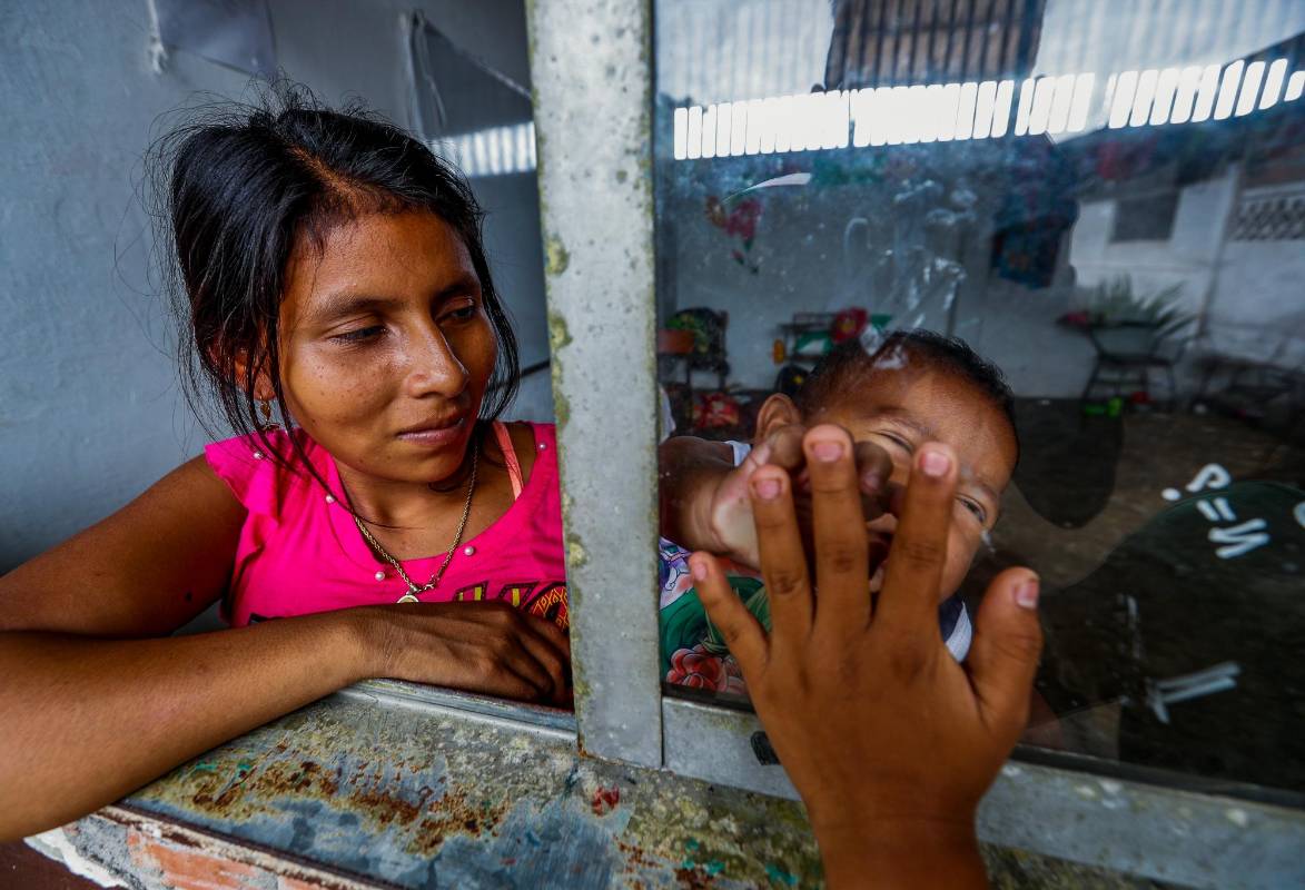 Los 906 Embera Dobidá salieron del resguardo amenazados por los grupos delincuenciales que hacen presencia en la zona. Foto : Manuel Saldarriaga 
