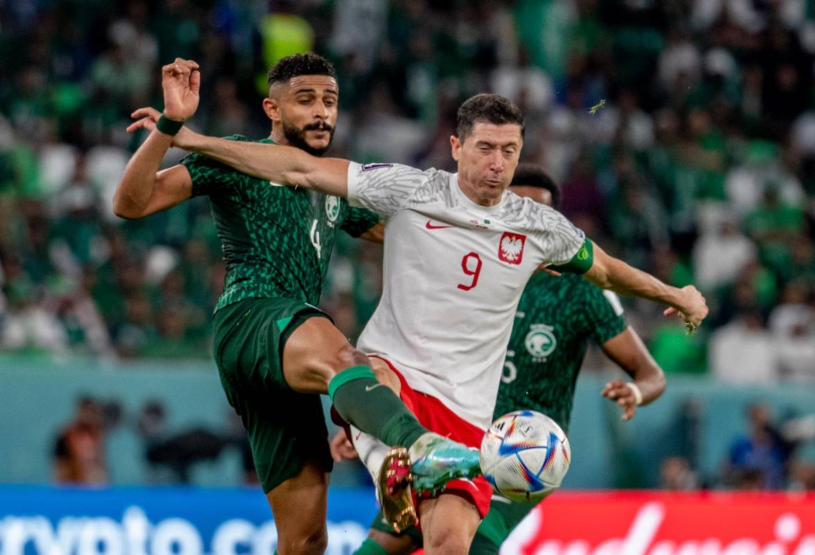 Robert Lewandowski, el que para muchos es el mejor delantero del Mundo, y la gran figura del seleccionado polaco, anotó el segundo gol del partido y su primero en los mundiales. FOTO Juan Antonio Sánchez