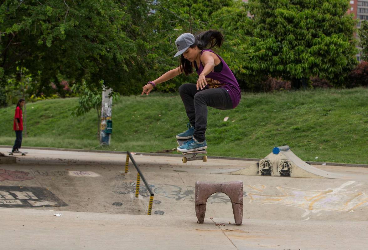 Ana María Rendón una de las grandes promesas del skate en Colombia. Foto : Jaime Pérez