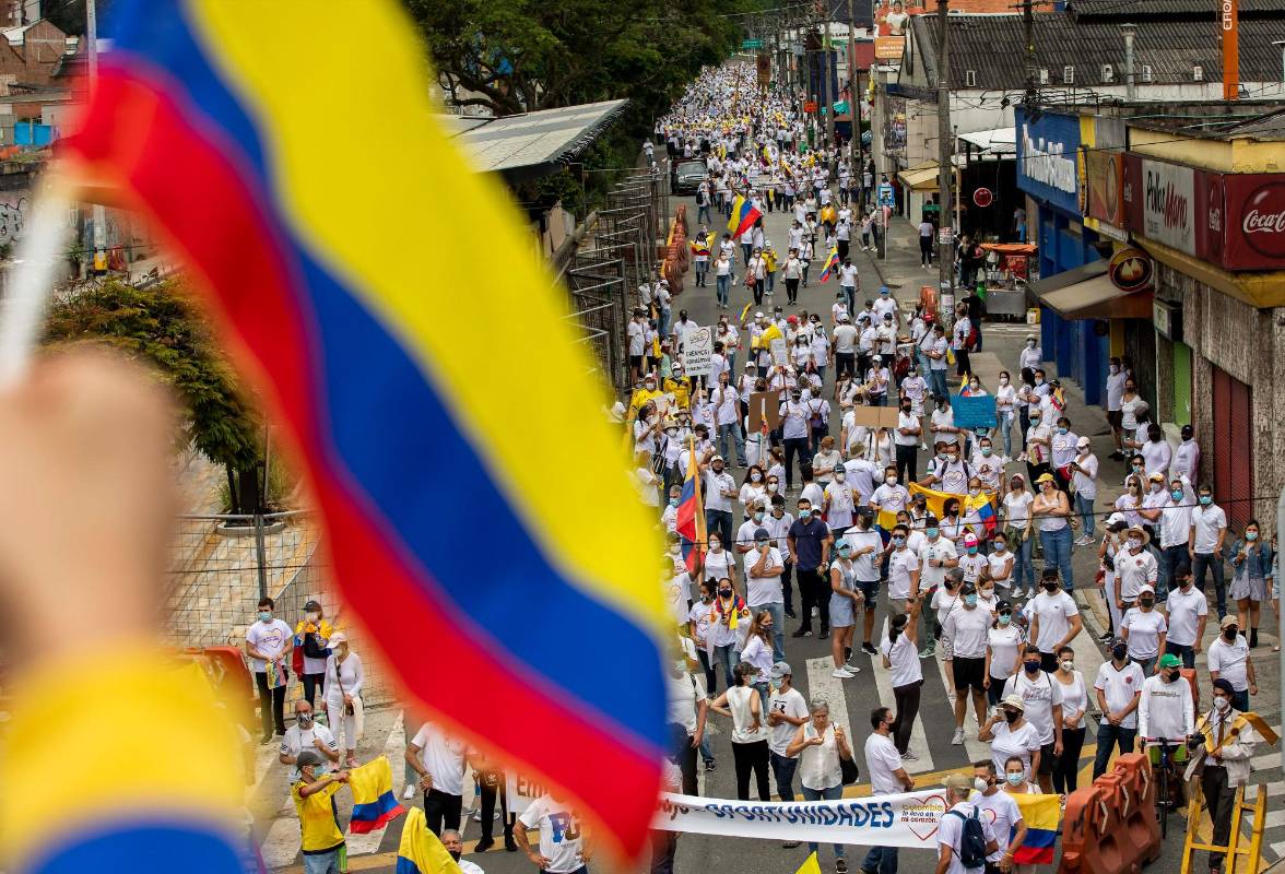 La marcha de acuerdo con los organizadores no incluía concentraciones para realizar discursos, solo fue “una caminata en familia y en paz”. Foto: Camilo Suárez.