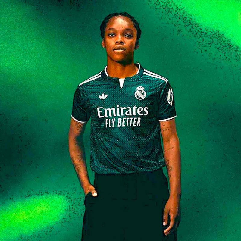La delantera colombiana Linda Caicedo con la nueva camiseta del club. Esta será la segunda indumentaria del Real Madrid para la temporada 2026-2027. FOTO TOMADA X@realmadridfem