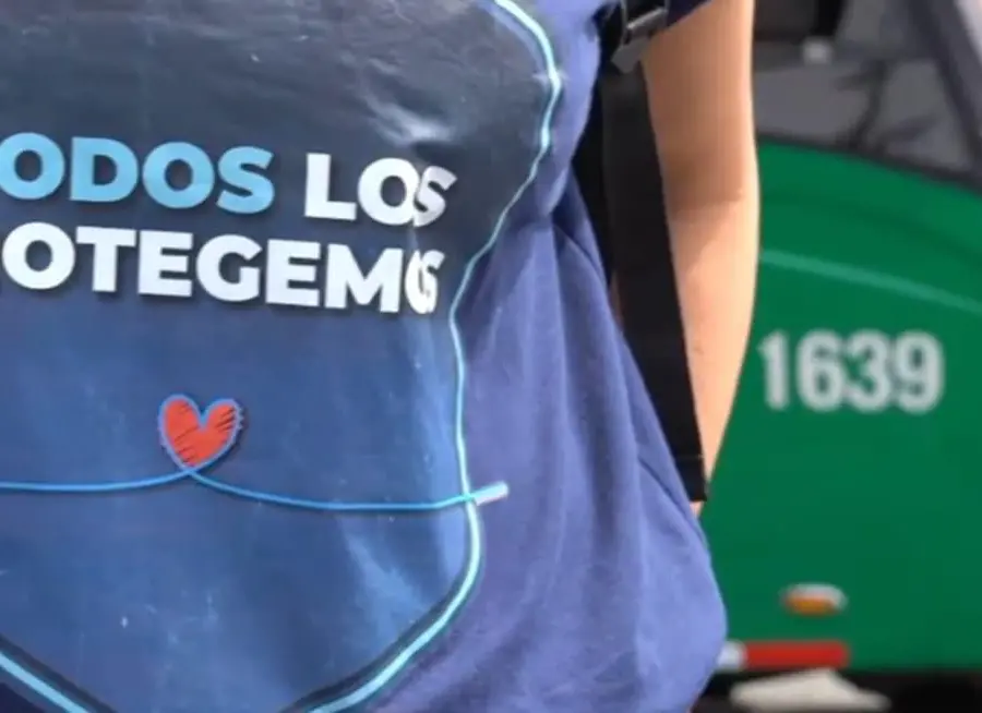 La iniciativa busca que usuarios y conductores del transporte público detecten y alerten de inmediato cualquier violencia sexual contra menores de edad. FOTO Cortesía Alcaldía de Medellín