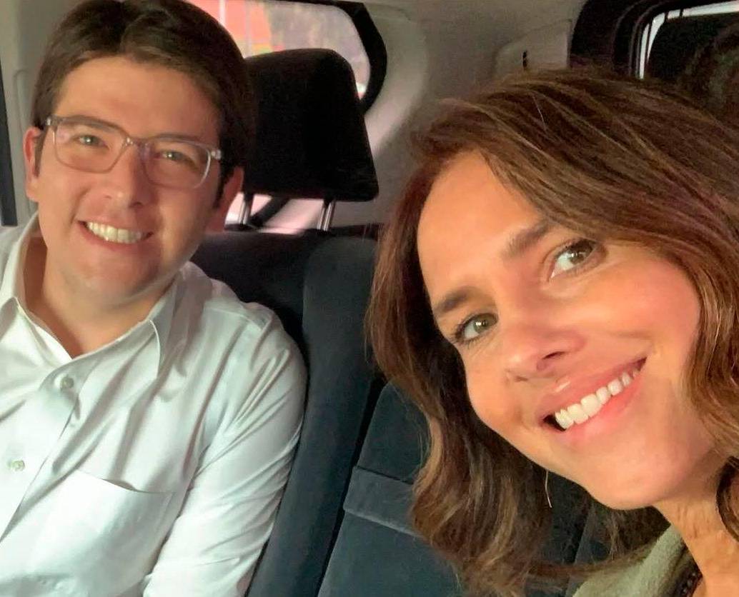Miguel Uribe Turbay y Paola Turbay son primos. FOTO Tomada de @paolaturbay