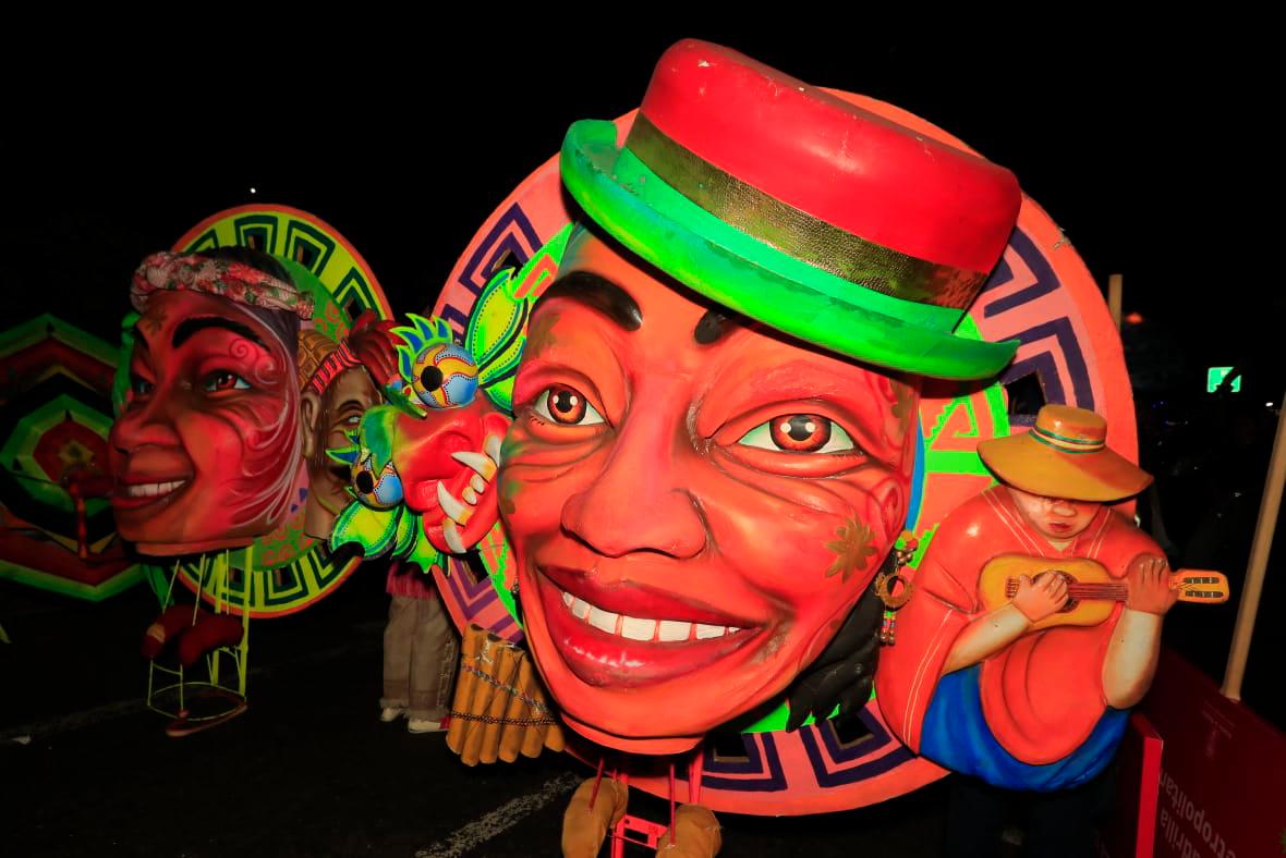 El desfile reúne a las familias en torno a las tradiciones orales, legendarias y míticas del país. Foto: Jaime Pérez Munevar.
