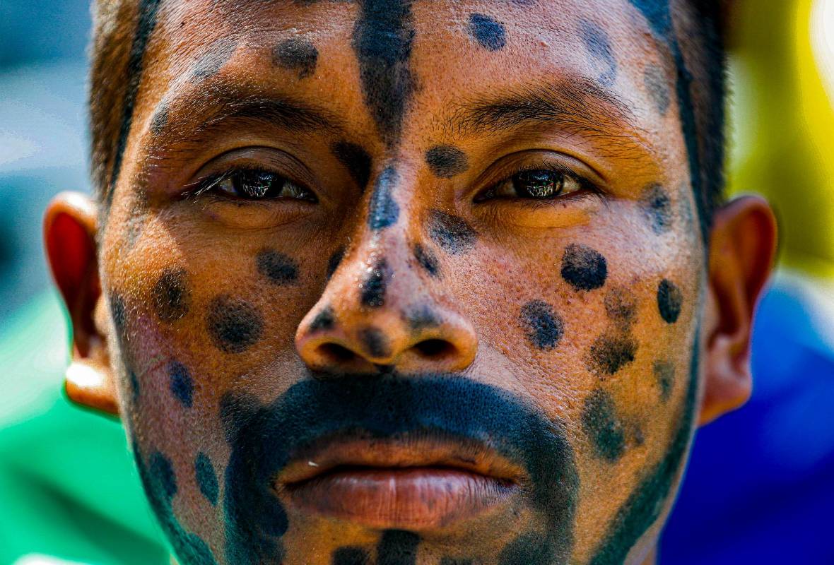Muchos pueblos ancestrales siguen habitando el país y resistiendo a pesar de los hechos violentos que han sufrido en sus comunidades. Foto: Manuel Saldarriaga Quintero