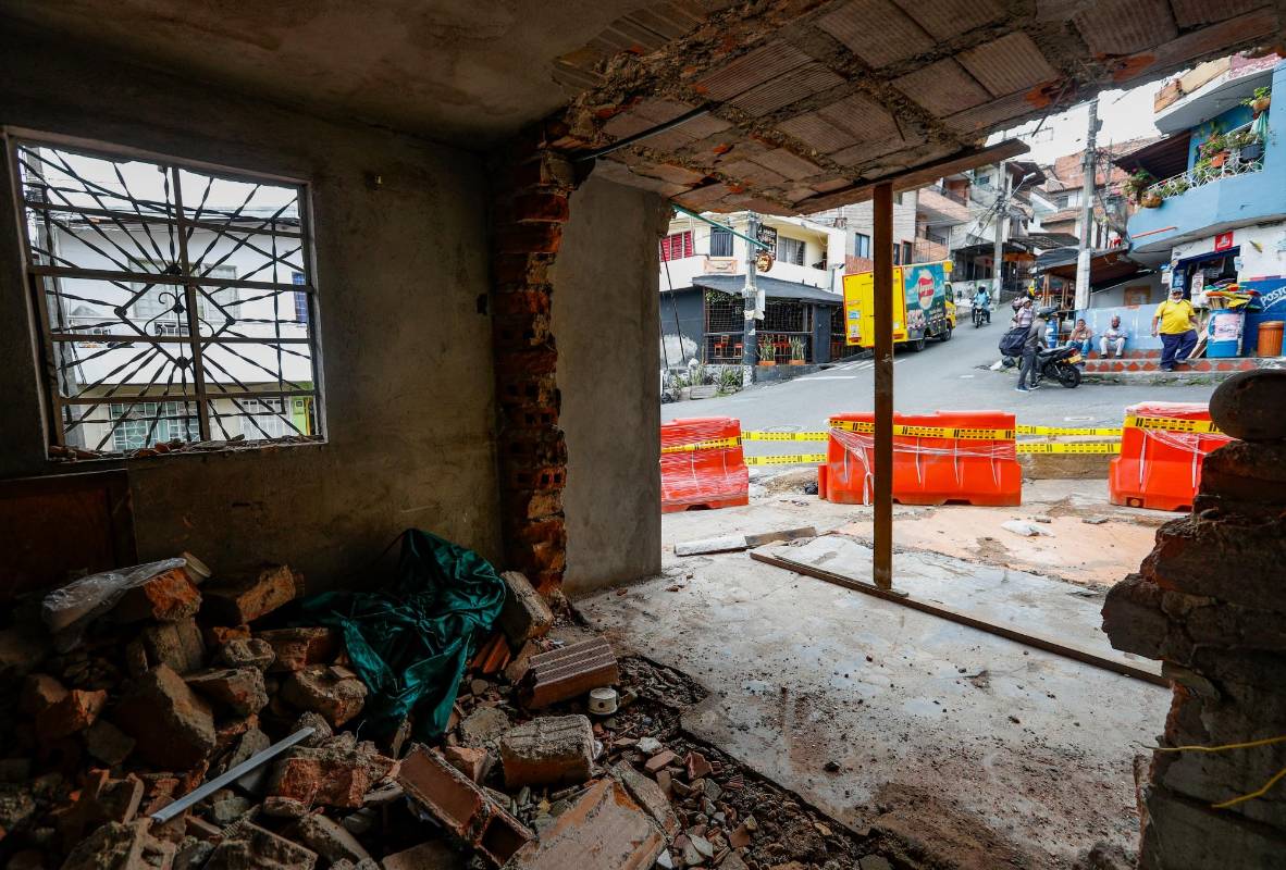 Las huellas de la destrucción permanecen al interior de la vivienda, pues aún no han sido retiradas a la espera de las conclusiones de la Policía. Foto: Manuel Saldarriaga Quintero.