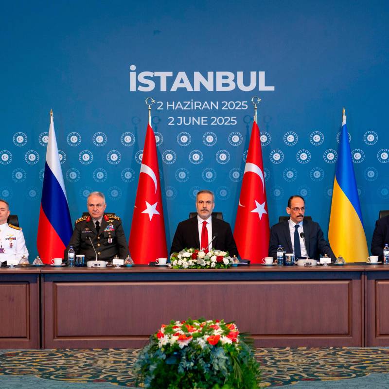Delegaciones de Rusia y Ucrania se reunieron nuevamente en Estambul, esto tras tres años de guerra, siendo este uno de los mayores conflictos en Europa desde la Segunda Guerra Mundial. Foto: GETTY