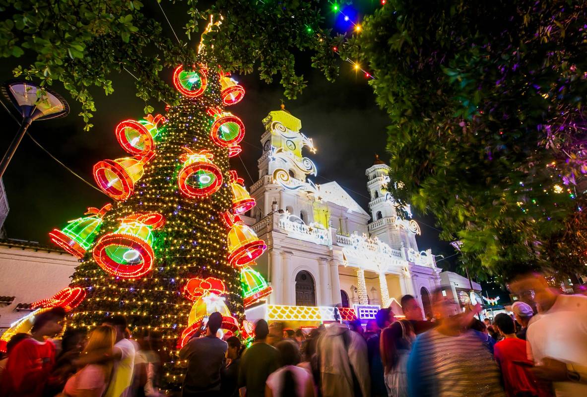 La temática de la iluminación para este año se denomina, “Tradiciones Navideñas” y es un homenaje a los barrios del municipio. Foto: Esneyder Gutiérrez Cardona