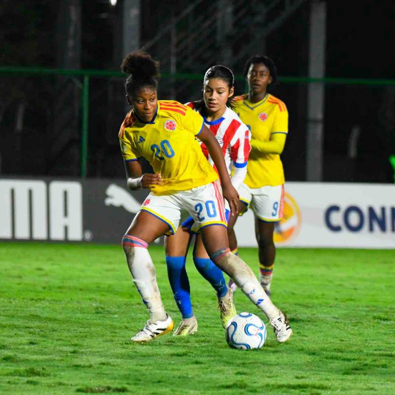 La jugadora Rihanna Cuesta marcó el segundo tanto de Colombia en la victoria 3-0 ante Paraguay en el cierre del Grupo A del Sudamericano Sub-17. FOTO CORTESÍA FCF 