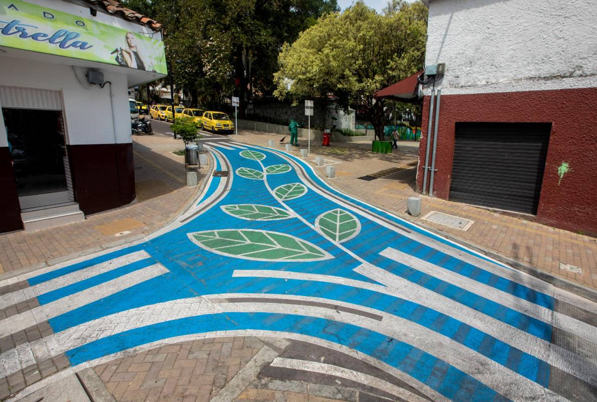 La Alcaldía de la Estrella inicia la implementación de pilotos de urbanismo táctico en diferentes calles del municipio. Foto: Camilo Suárez