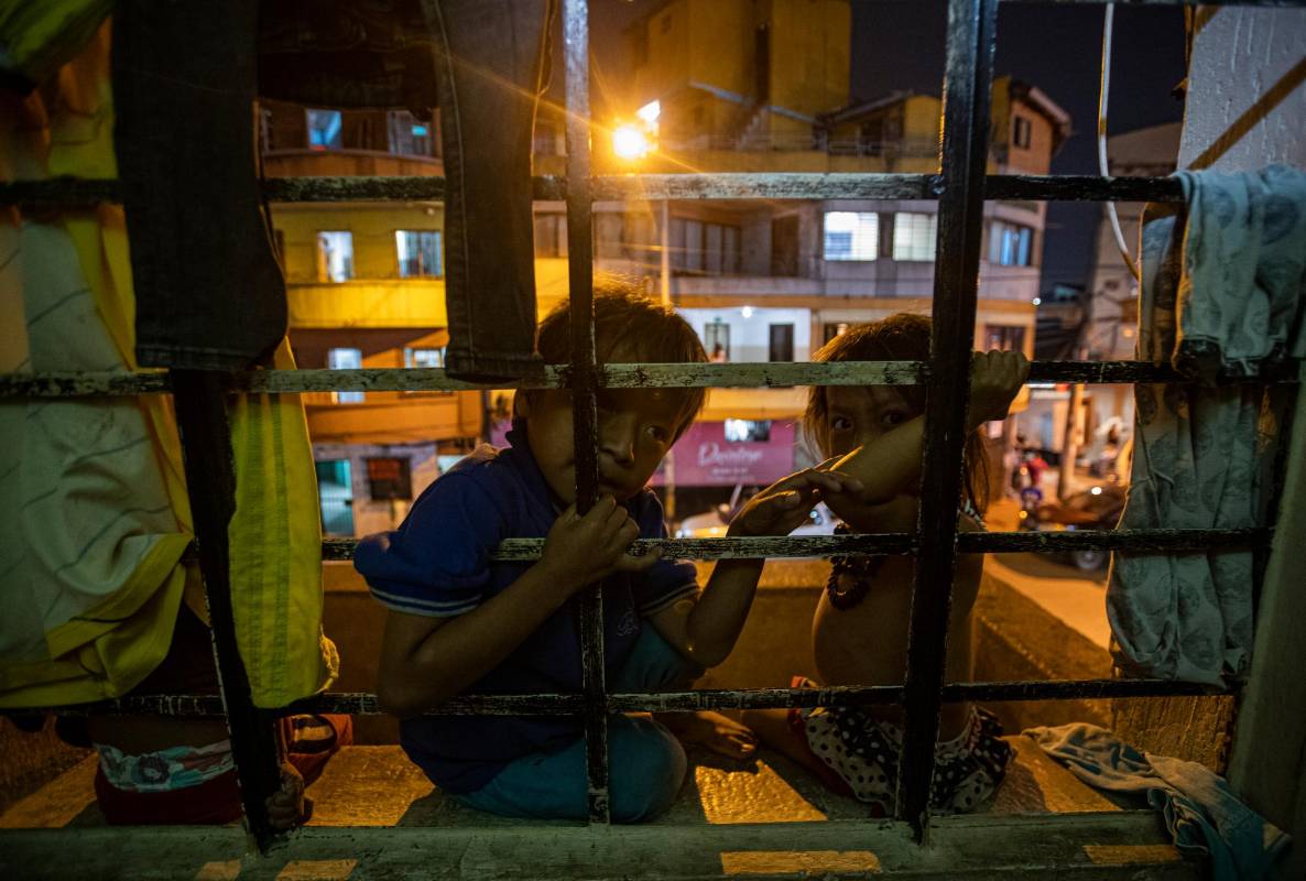 Los niños Indígenas cuentan con muy poco espacio para la recreación en los inquilinatos donde viven. Foto: MANUEL SALDARRIAGA QUINTERO.