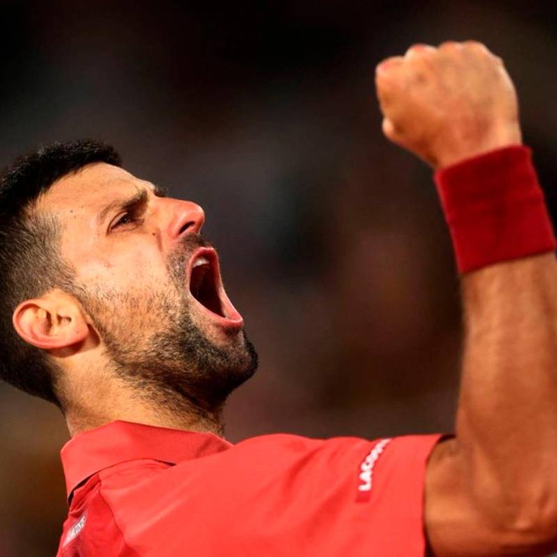 Novak Djokovic ganó en Roland Garros y está en octavos de final del torneo parisino, en el que es uno de los favoritos para luchar por el título. FOTO TOMADA X@DjokovicFan_