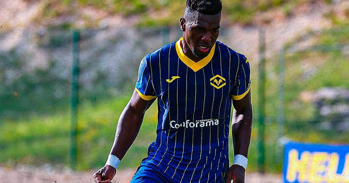 Daniel Mosquera ha fatto il suo debutto italiano con un doppio secolo nella vittoria dell’Hellas Verona sul Napoli.