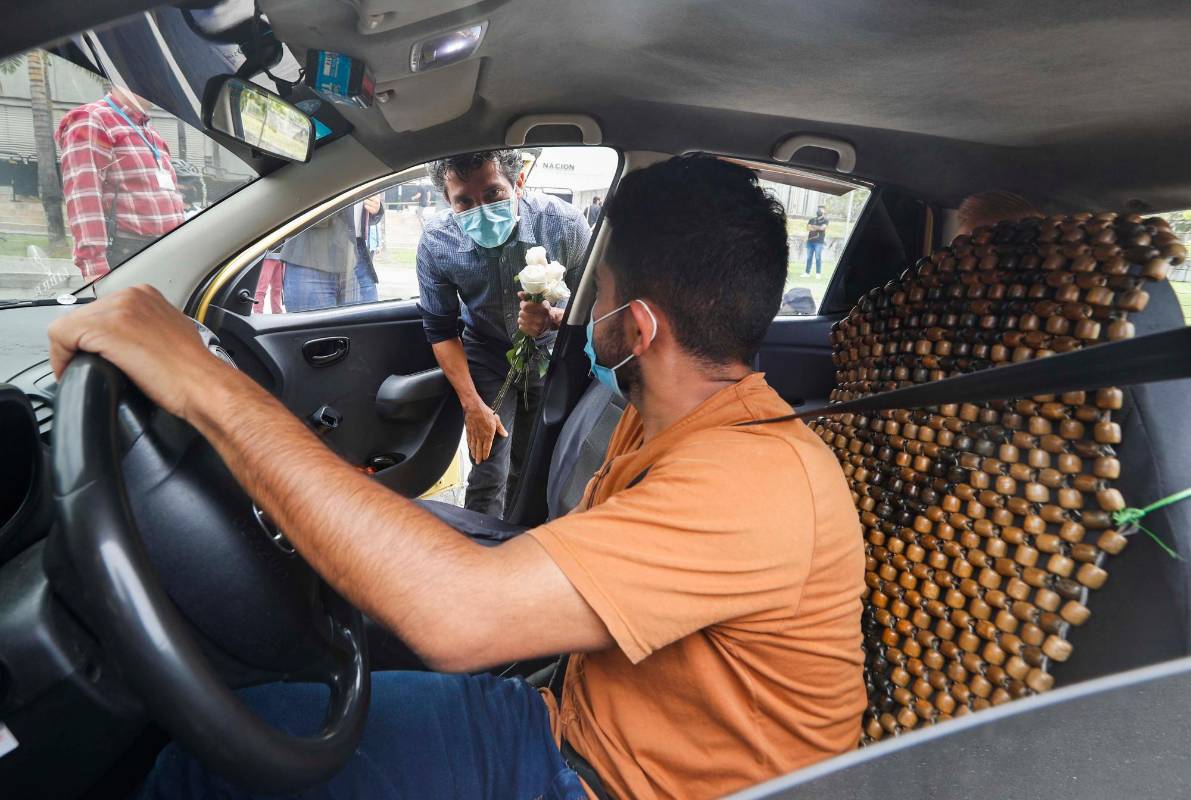 Primer caso tras el cambio de la velocidad máxima ocurrió a la media noche de este 28 de marzo cuando un hombre sin identificar fue atropellado por un carro a la altura de la calle 67. Foto: Manuel Saldarriaga Quintero.