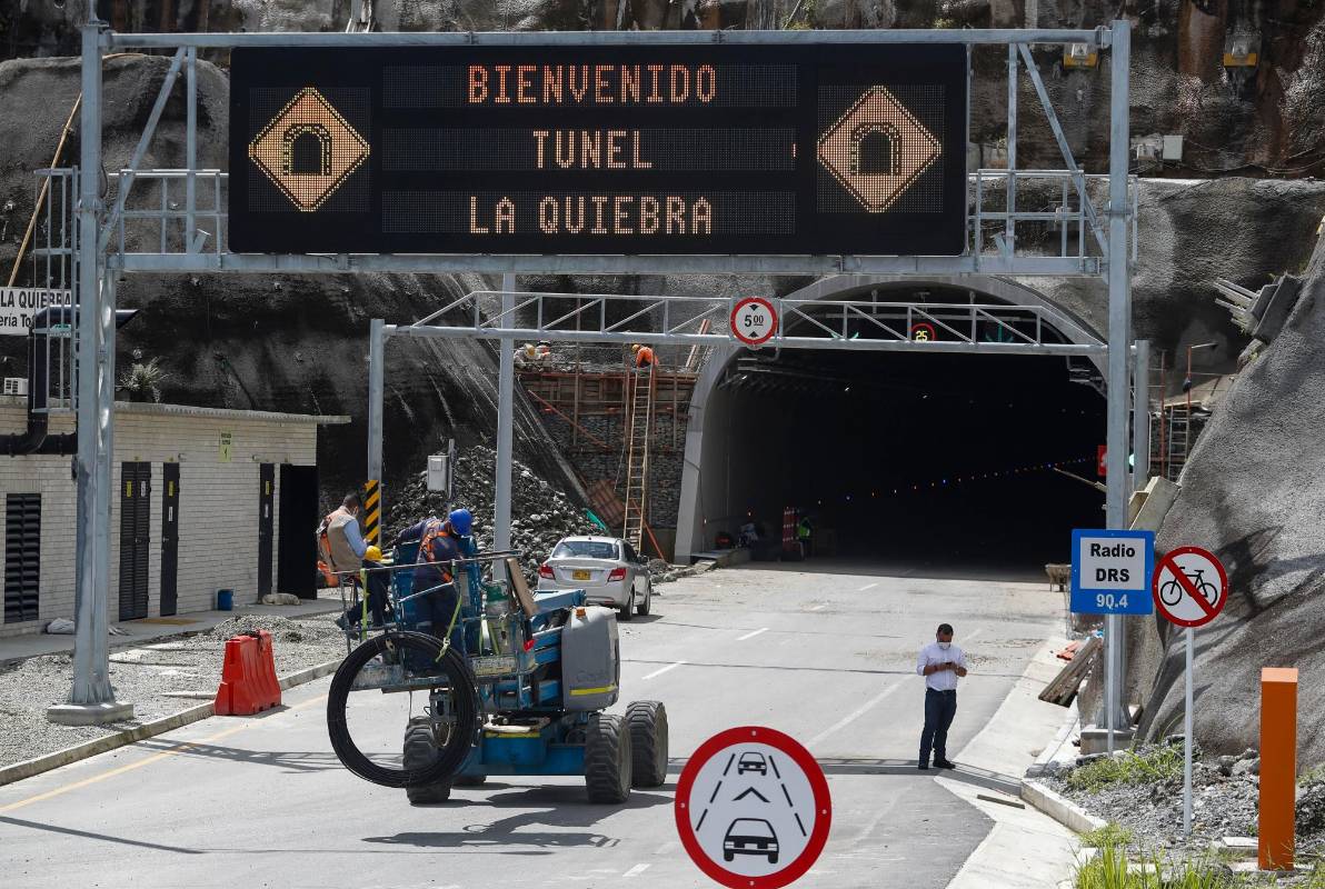 La excavación del nuevo túnel de La Quiebra comenzó en marzo de 2018 y duró un año hasta lograr perforar los 8,6 km (4,3 km en cada tubo). Foto: Manuel Saldarriaga Quintero.