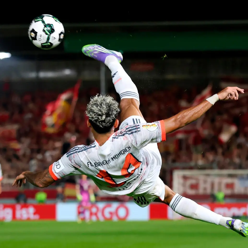 Luis Díaz, entre las figuras del Bayern Munich. FOTO X-BAYERN