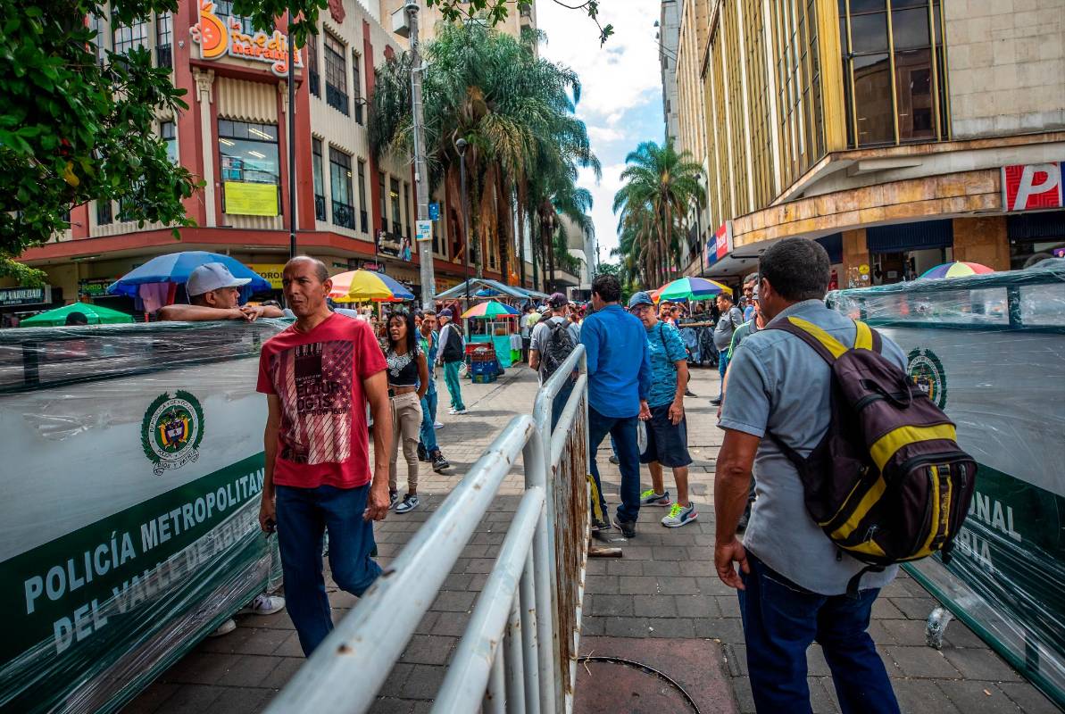 Quintero optó nuevamente por los cercos y resaltó resultados prematuros sobre un supuesto mejoramiento de la seguridad en la Plaza Botero. Foto: Camilo Suárez Echeverry