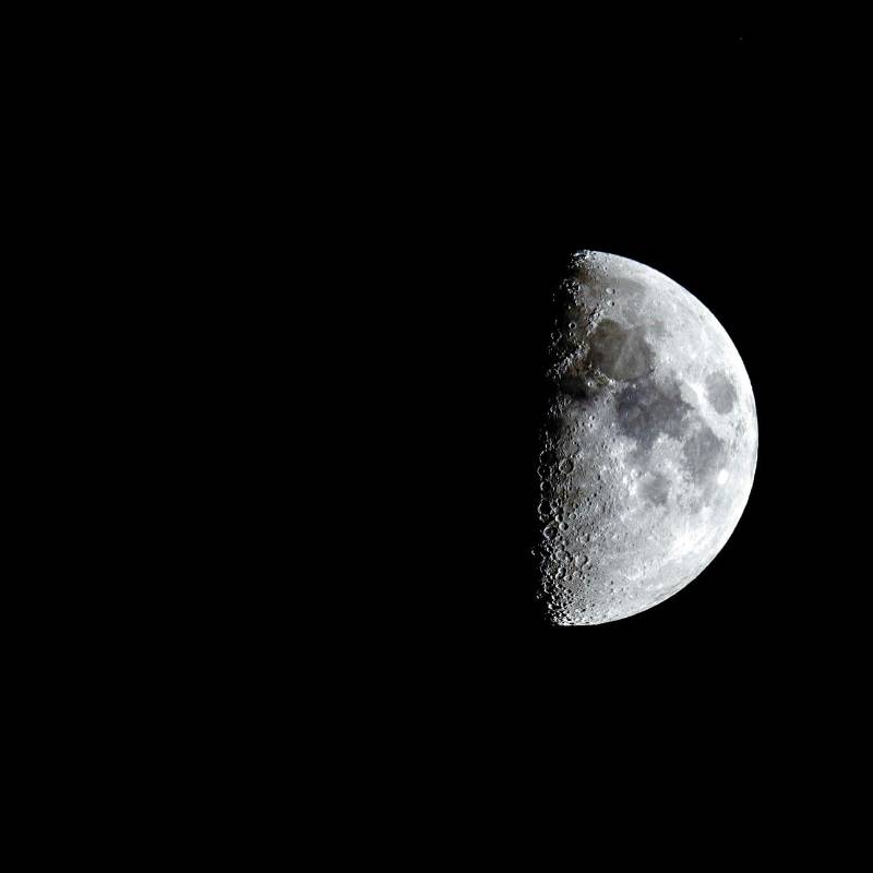 La Luna de Cosecha será la gran protagonista de octubre: sus fases marcan los días más favorables para cortarse el cabello o depilarse, según el calendario lunar. FOTO: Pixabay