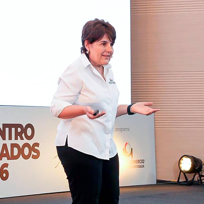 Lina Vélez, presidenta de la Cámara de Comercio de Medellín para Antioquia, en el Encuentro de Afiliados 2026 . Fotos: Cortesía