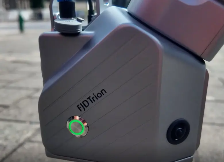 El sensor FJD Trion hace un escaneo 3D para mayor precisión de las afectaciones en las diferentes vías de Medellín. FOTO Cortesía Alcaldía de Medellín. 